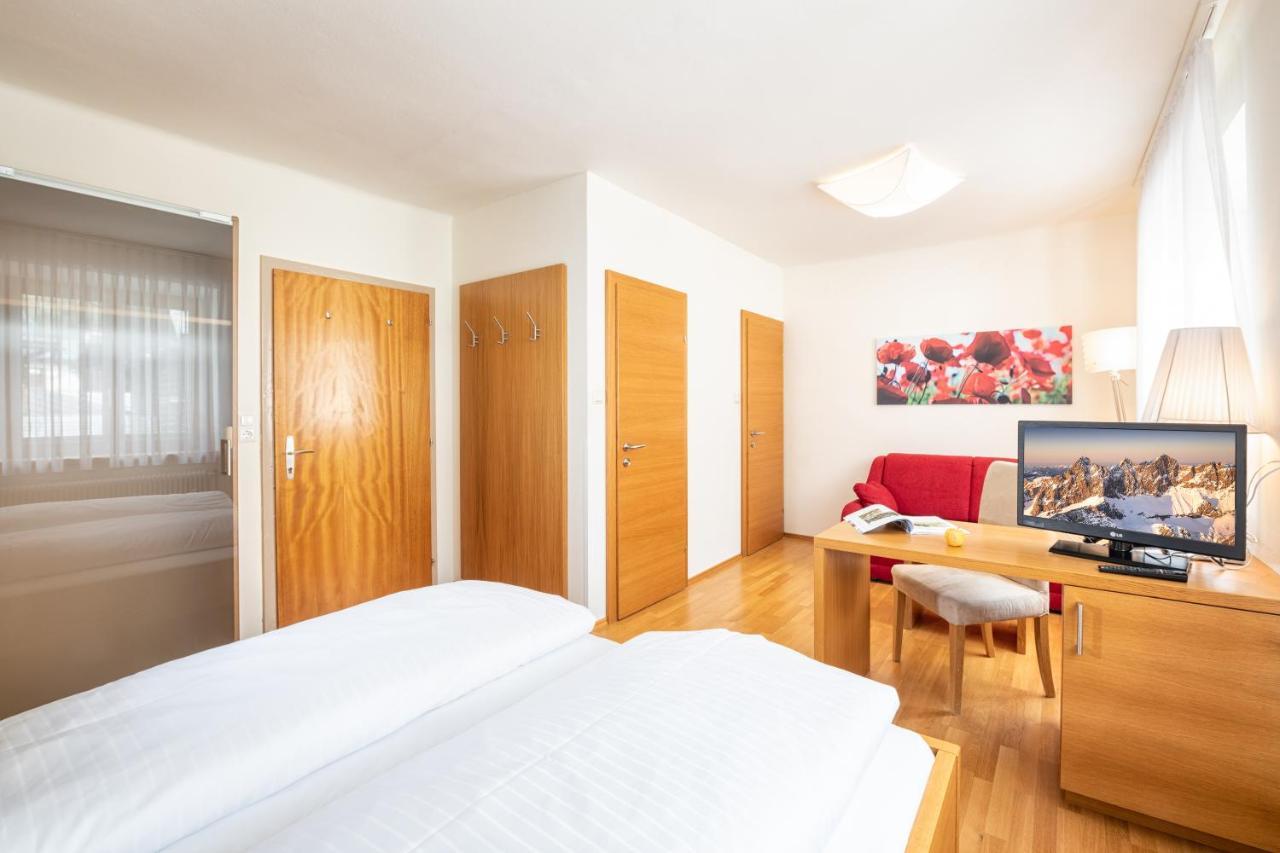 Mayer - Wirtshaus Und Dorfhotel Sankt Martin am Grimming エクステリア 写真