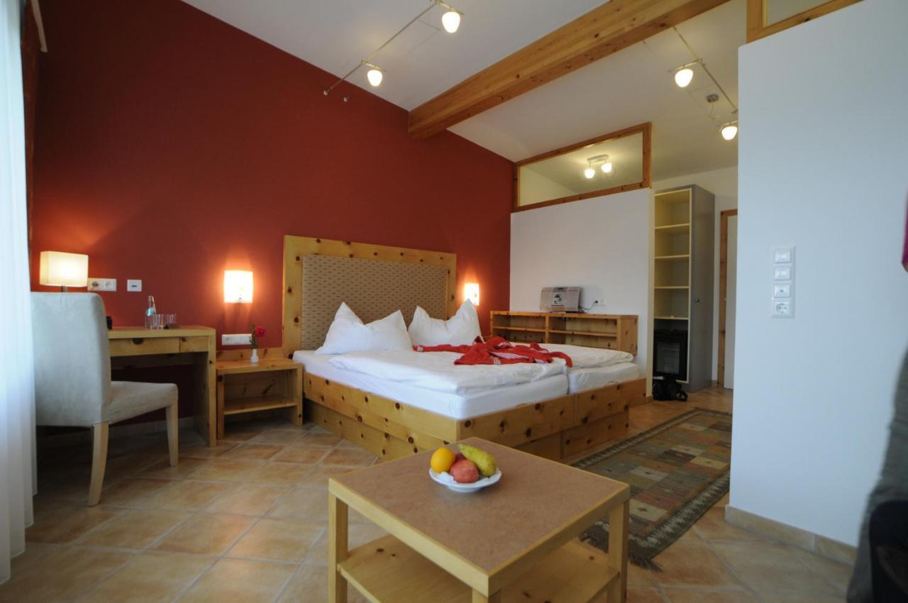Mayer - Wirtshaus Und Dorfhotel Sankt Martin am Grimming エクステリア 写真